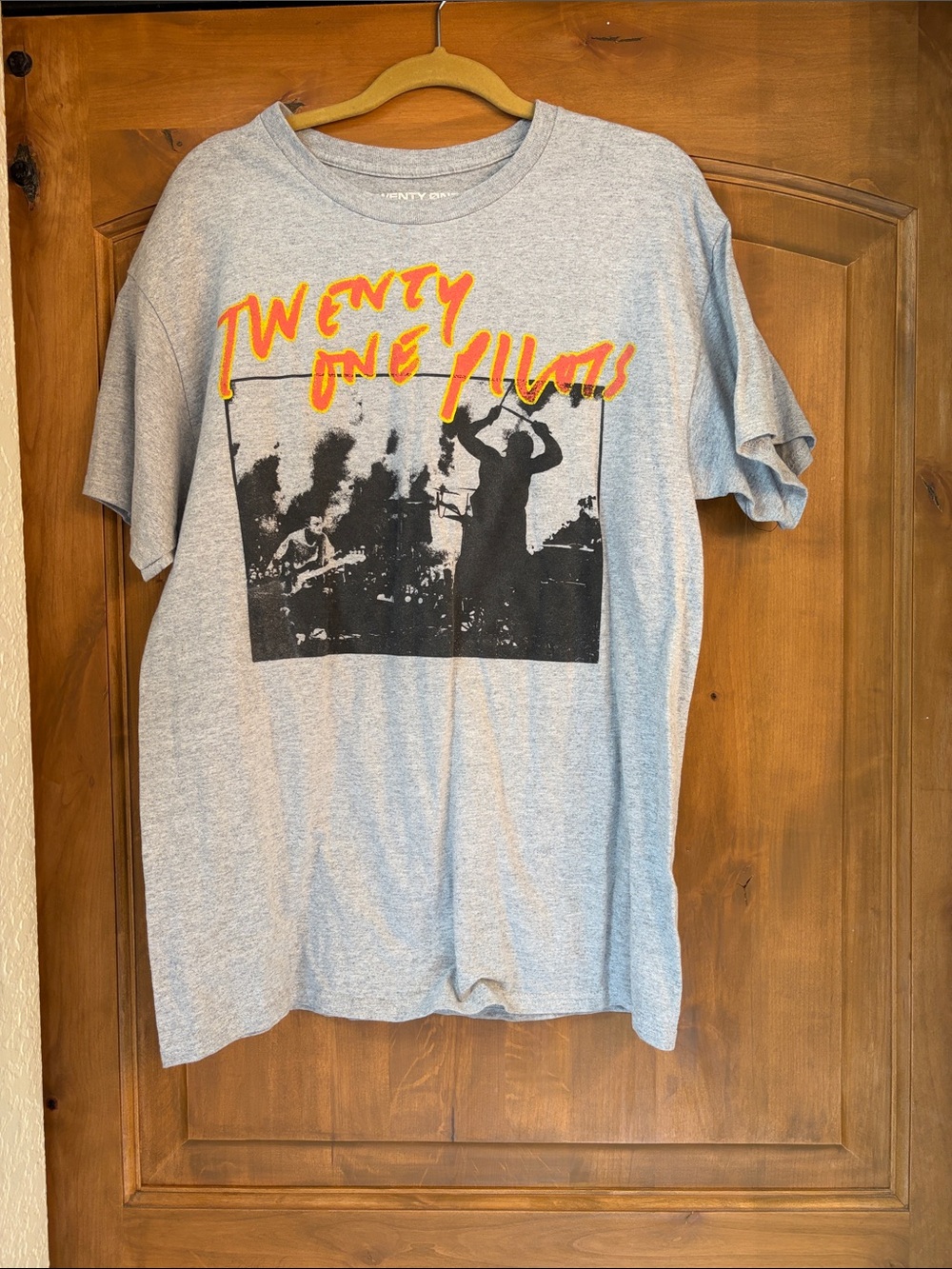 Twenty One Pilots Graphic Short Sleeve Tee in Light Gray
